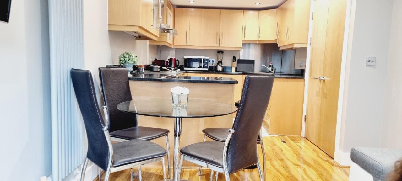 Waterside Apartment Canary Wharf Londra Exterior foto